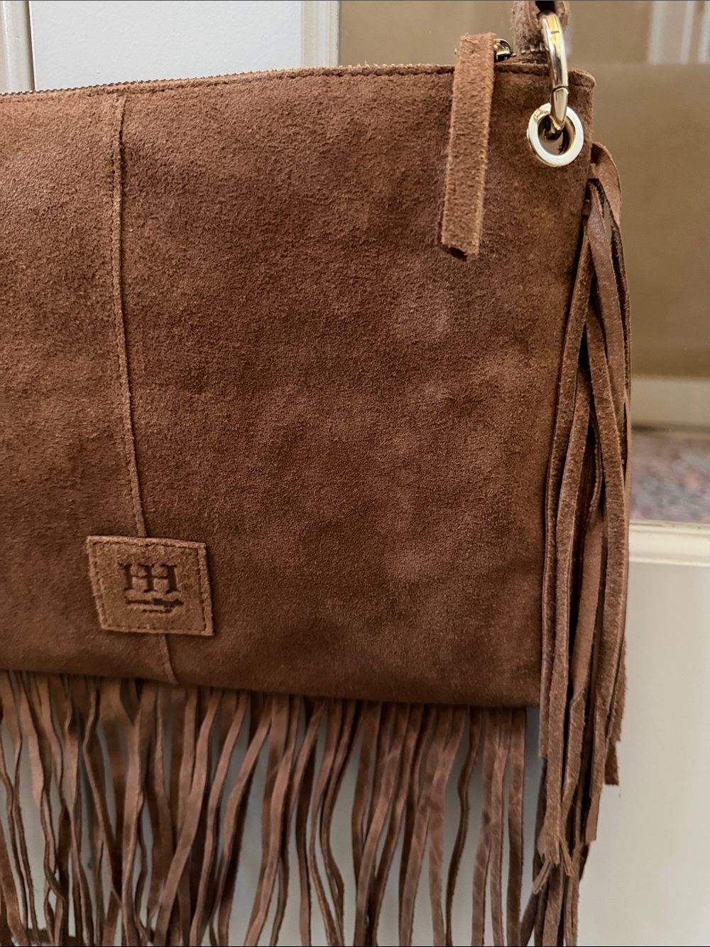 NWOT Haute Hippie Women’s Tan Genuine Suede Fringe Zip Top Crossbody Bag - Picture 4 of 7